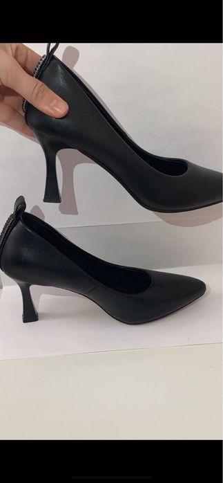 Туфли черный. Высота 7 см.