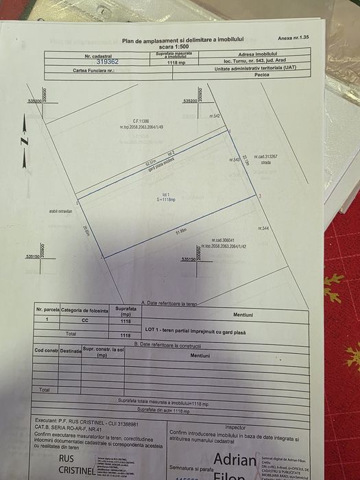 Vând teren cu proiect pentru casă