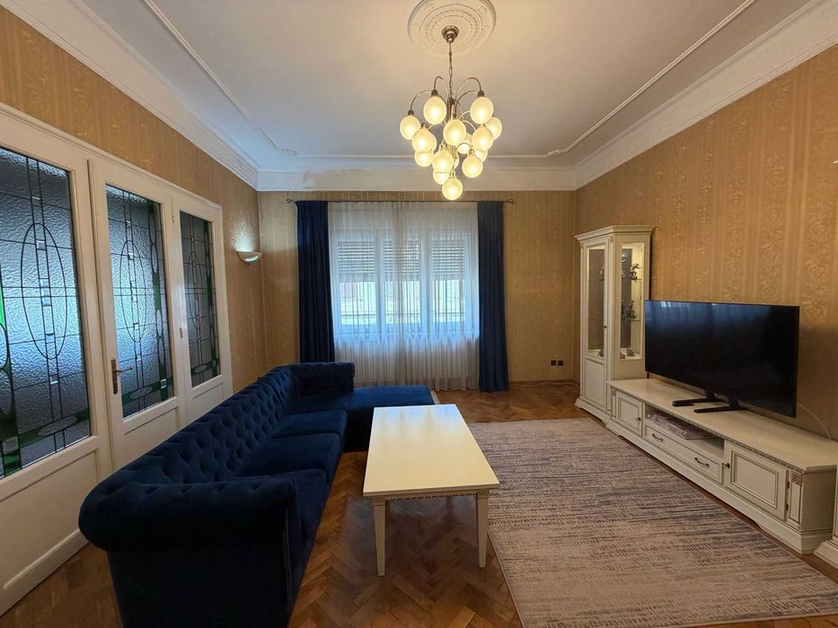 Inchiriem apartament la casa 3 camere - 2 bai - 105 mp - garaj - Central