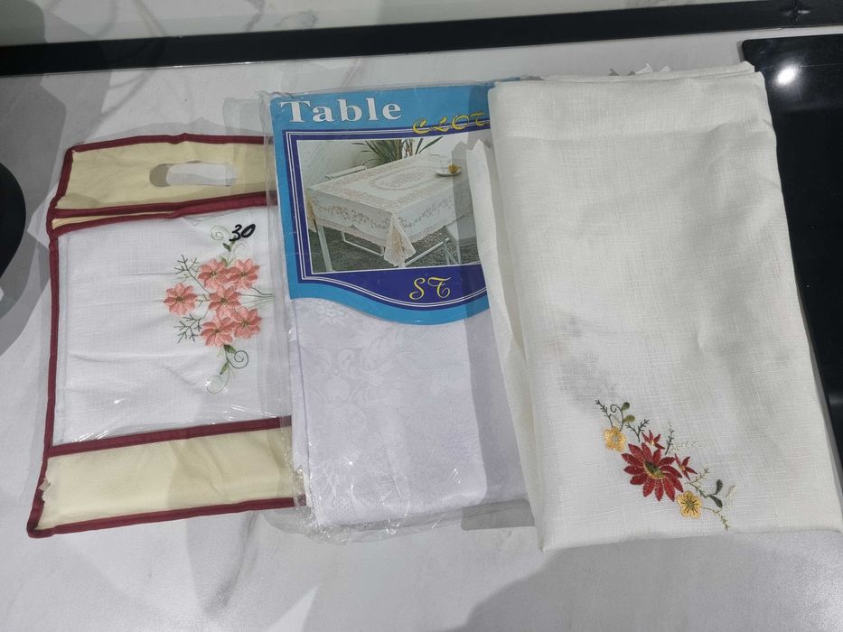 Feţe de masă noi brodate / elegante