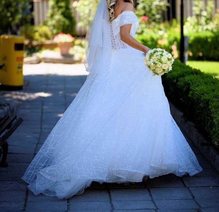 Булчинска рокля + подарък тиара