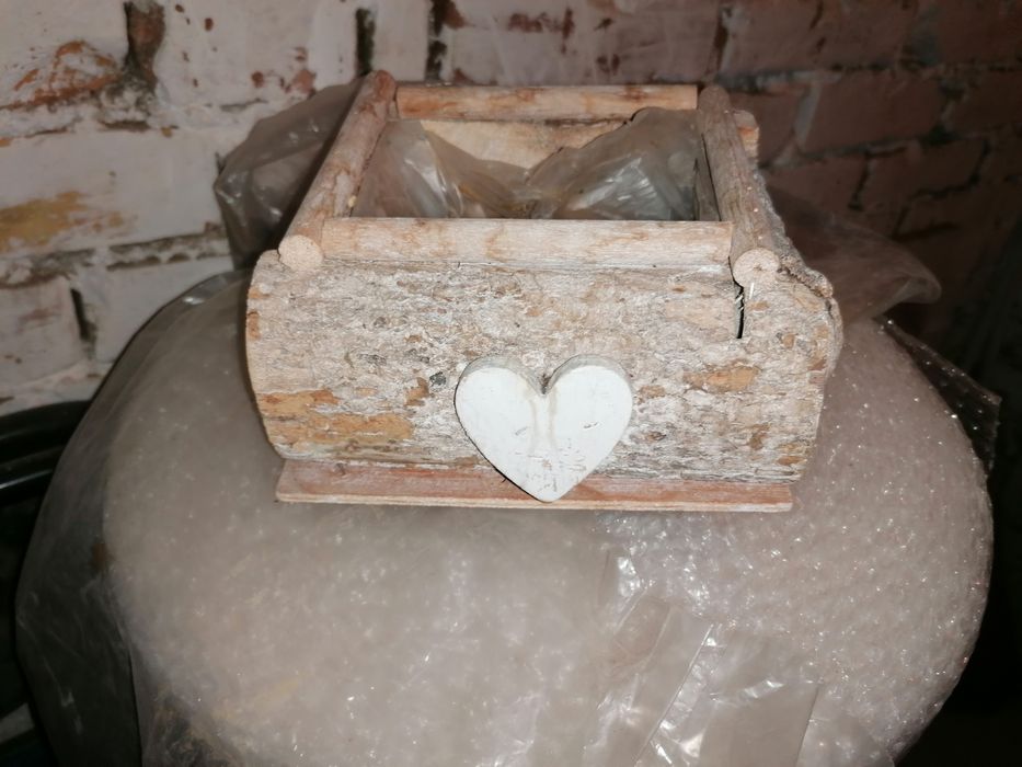 Непотребни кашпи обща цена 15 лева