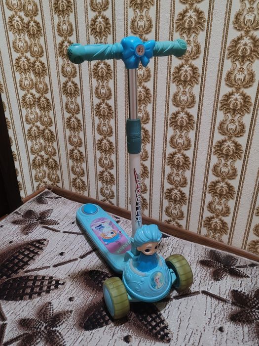 Самокат детский "Холодное сердце"