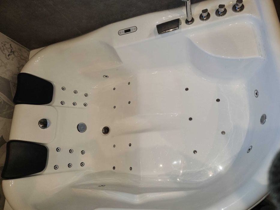 Хидромасажна вана Wellis Dublo E-Drive, 180х130х62 см