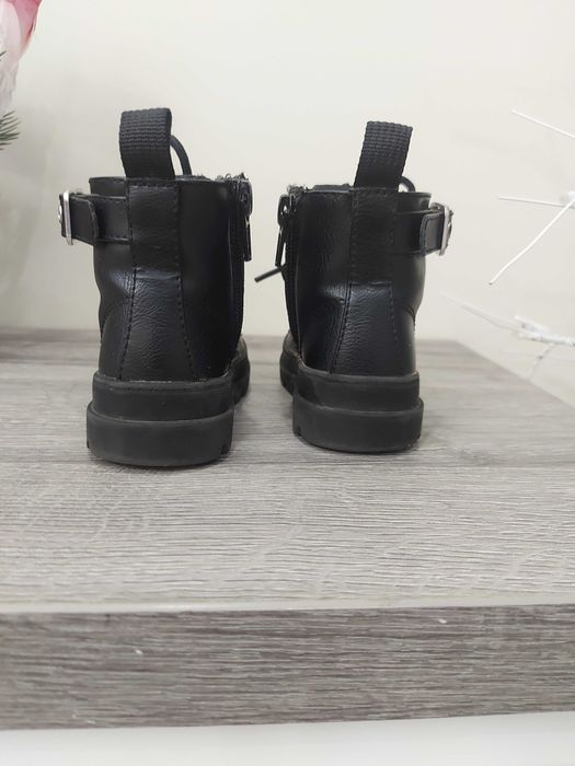 Черни боти H&M 20/21