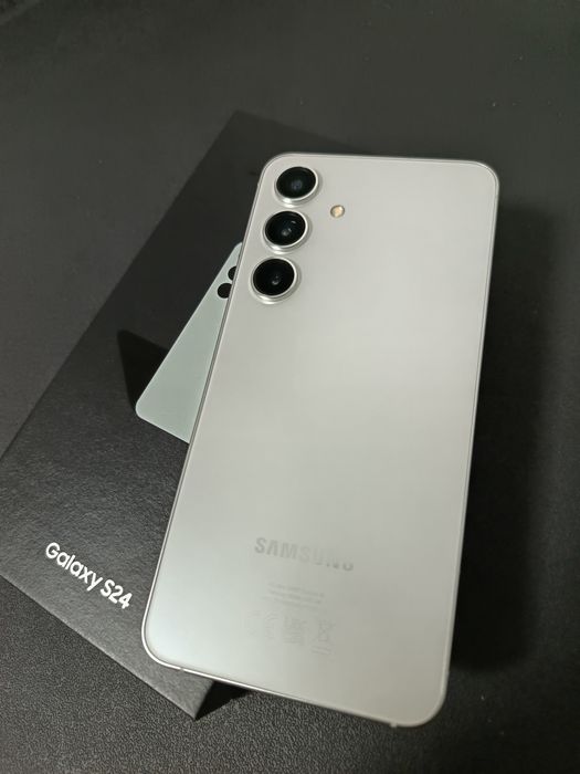 Vând Samsung S24 Alb 128/8 Gb
