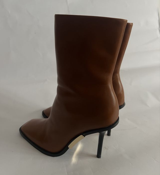 Cizme cu toc din piele