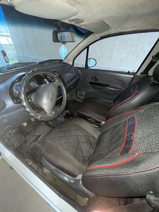 Matiz sotiladi metan gazi bor 65talik 3-pokalina.Benzinga yuradi