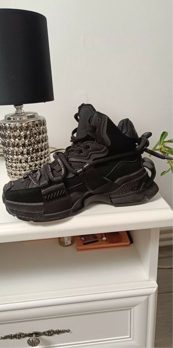 Adidasi Dama Tip Gheata