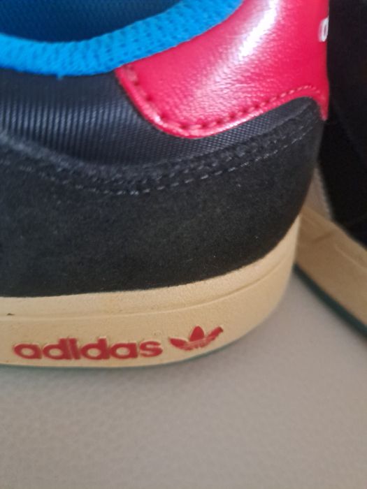 Pantofi sport Adidas din piele