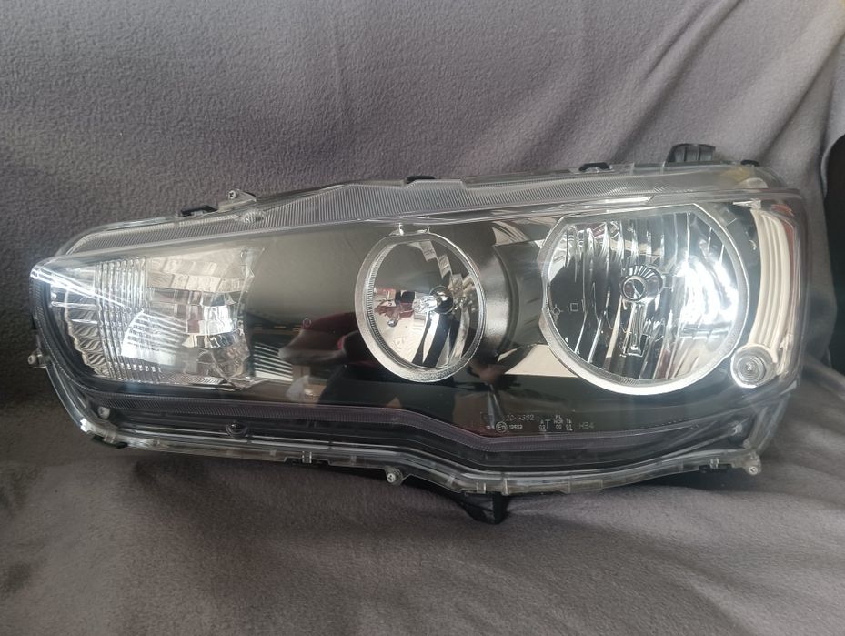 Продавам фарове за Mitsubishi Lancer TYC
