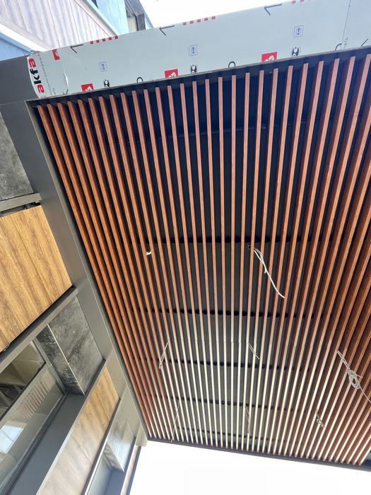 Современные потолки Реечный Грильято Армстронг Grilyato Rechni