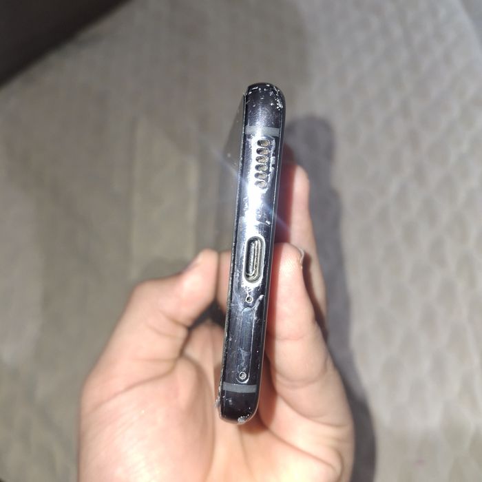 Самсунг Galaxy S21 б/у сломано ядро