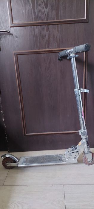 Самокат и скейт, продаю дети выросли