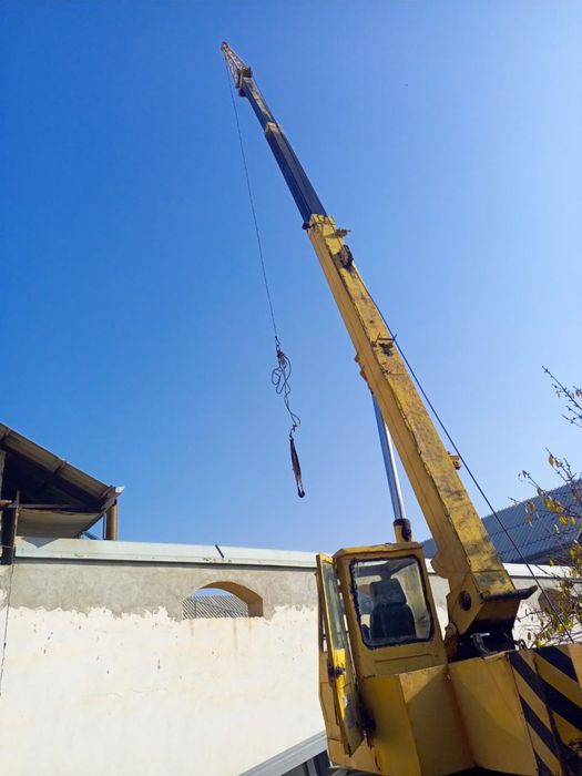 Автокран Dongfeng