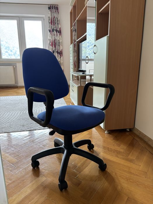 Scaun rotativ de birou