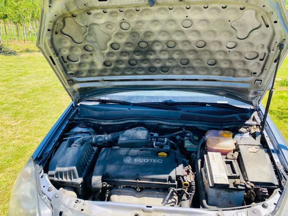 VÂND  URGENT  Opel astra h break 1.6 benzina