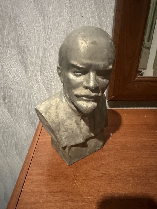 Антикварият Ленин