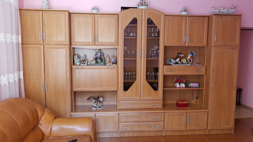 mobila sufragerie, made în Polonia, intretinuta, lungime 3,70,