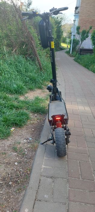 Vând trotineta electrica