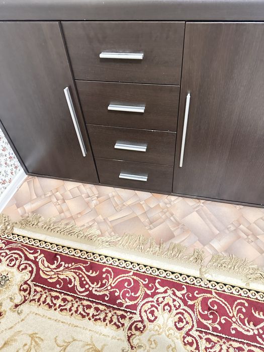 Шкаф с тумбой и комодом.