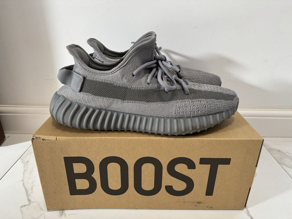 Schimb/ Vand Yeezy Steel Grey ca noi marime: 44