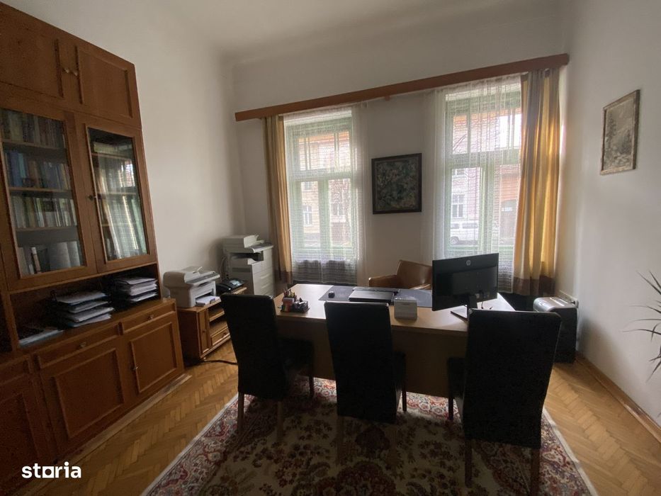 Sediu profesional ultracentral + mansardă | parcare | 218 mp