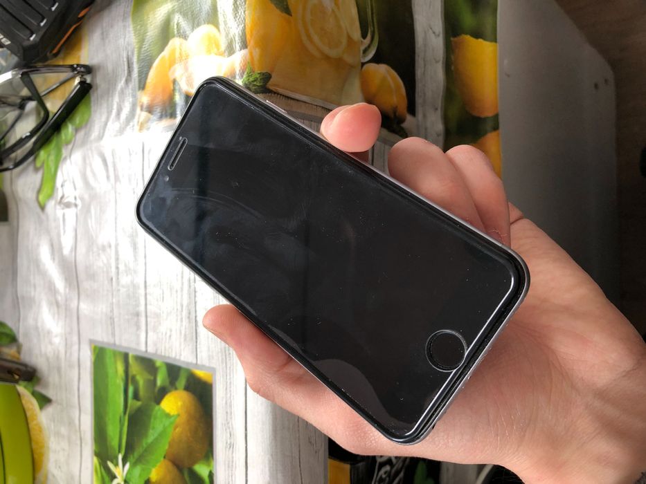 iPhone 6  СРОЧНО