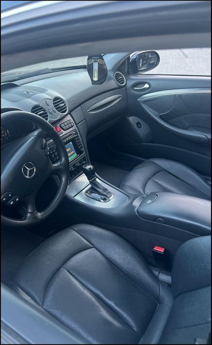Vând Mercedes CLK