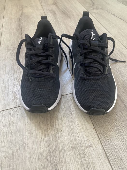 Дамски маратонки Nike Bella 7 / menta / black and white /