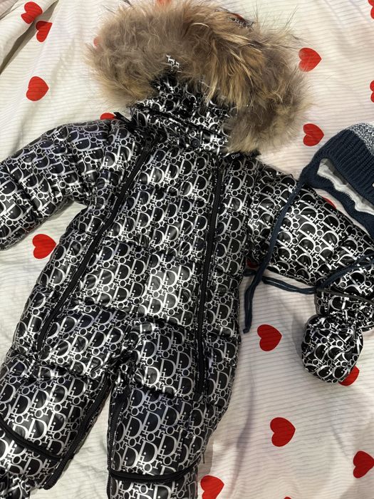 Продам зимний комбинезон трансформер