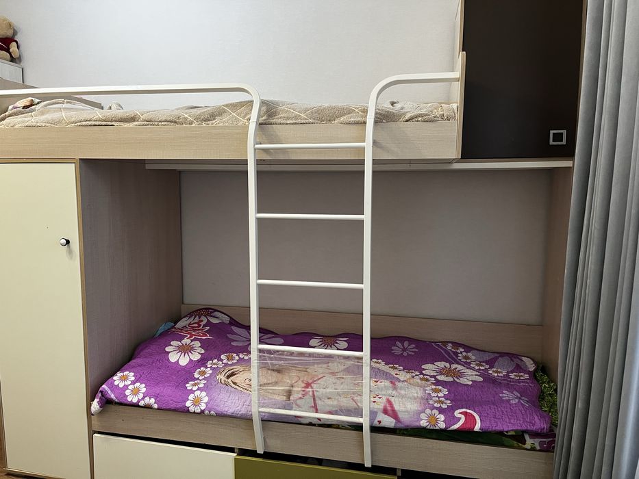 Продам двухъярусную кровать