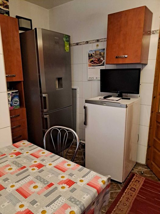 Apartament 3 camere decomandat, 74 mp, etaj 2, central – Bd. 1 Mai Ciuperca (M-uri), mobilat complet
