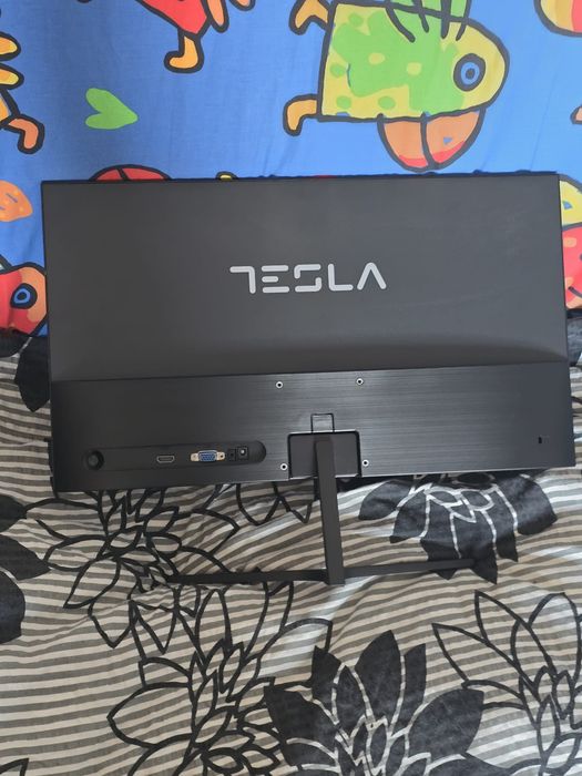 Monitor Tesla 22", 100Hz, Impecabil Ca Nou