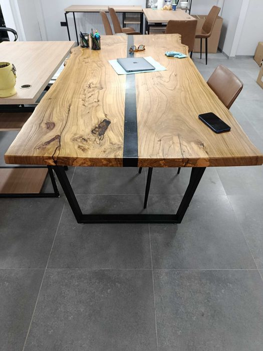 Стол из слэба дерева