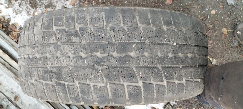 Б/у пара, 2шт, r17 ш215 в55