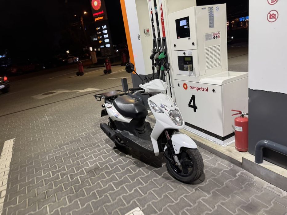 Inchiriez scutere 50cc Craiova- ideale pentru livrari