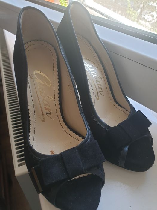 Pantofi de piele  superbi