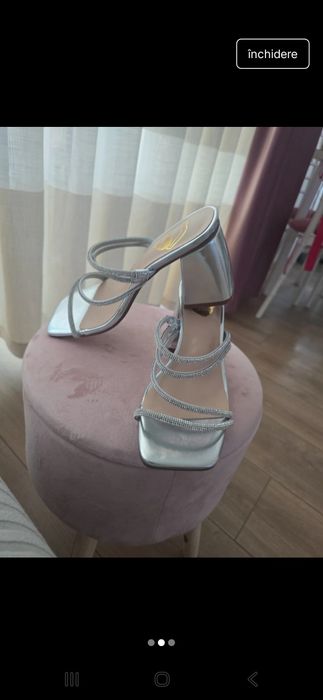 Saboti noi cu toc  si pietre marime 37 argintii