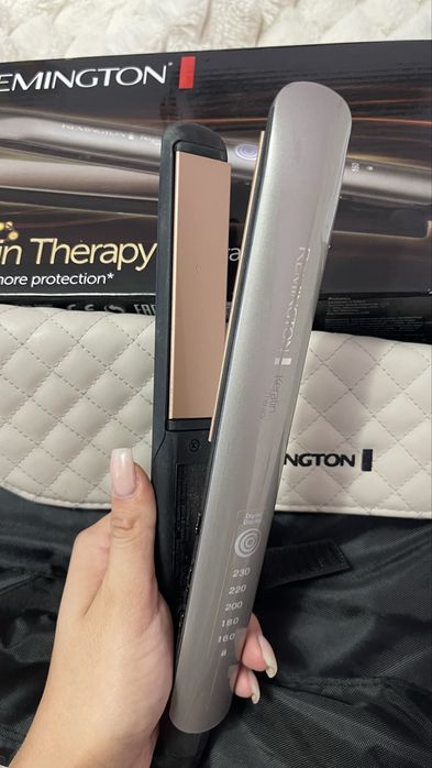 Пресата за коса Remington S8590 Keratin Therapy Pro