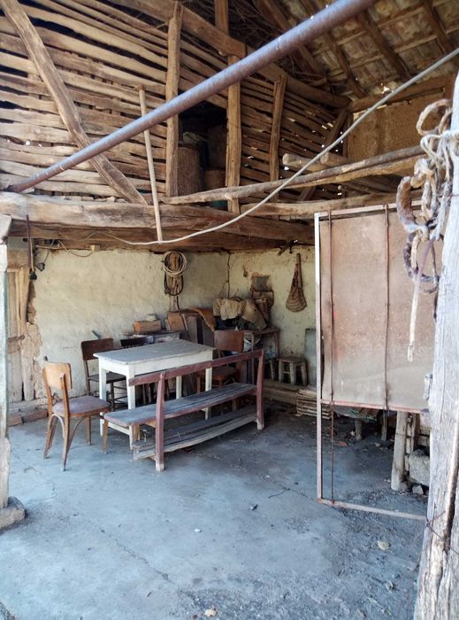 Двуетажна къща с фотоволтаици