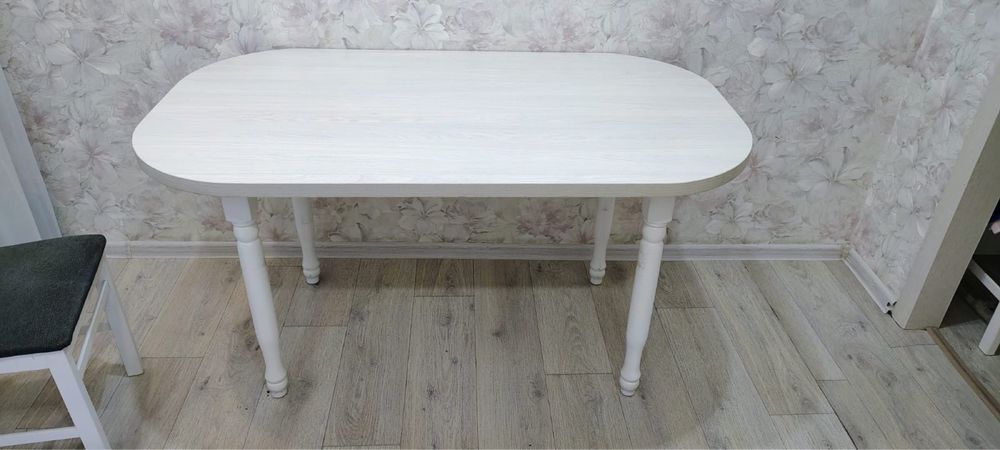 Продам стол в отличном состоянии