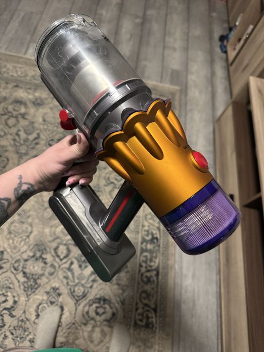 Aspirator Dyson V12 slim detect absolute