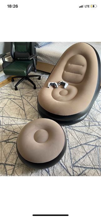 Puflanadigan stol va pufik