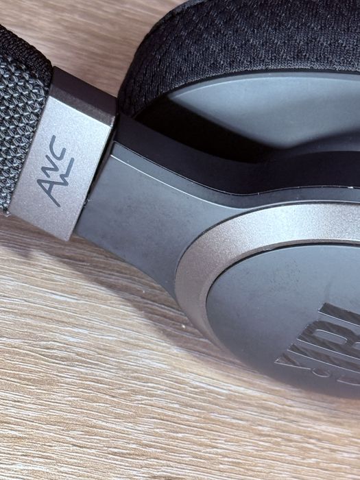 JBL Live 650BTNC безжични Bluetooth слушалки с активно шумопотискане (ANC)