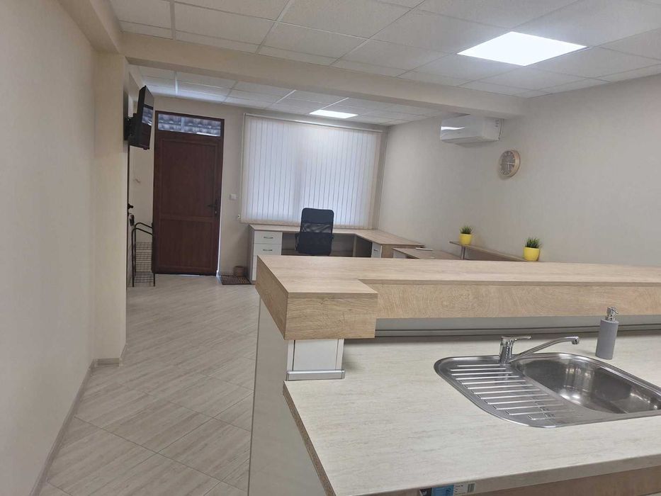 Дава се под наем Офис в Габрово, Център - 98 кв.м за 199.41 € - Снимка #2