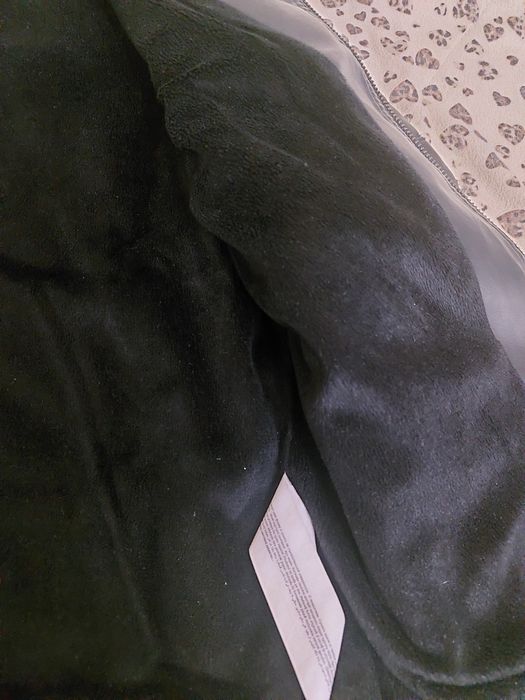 Продам куртку детскую
