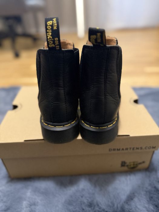 Ghete Chelsea Dr. Martens din piele