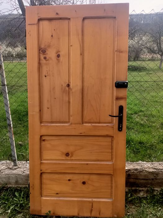 Ușa lemn cu toc în stare bună!