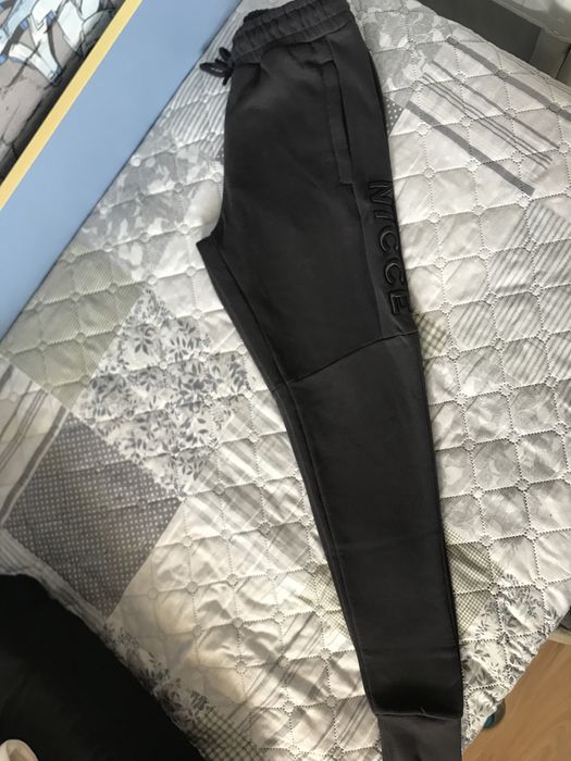 Плътен спортен панталон за момче